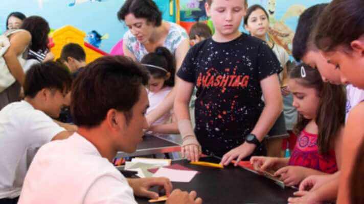 マルタ図書館での折紙教室