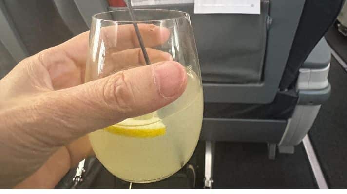 ターキッシュエアランズのビジネスクラスのウエルカムドリンク