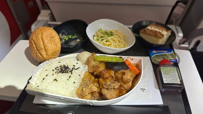 成田→イスタンブール便のエコノミーの機内食